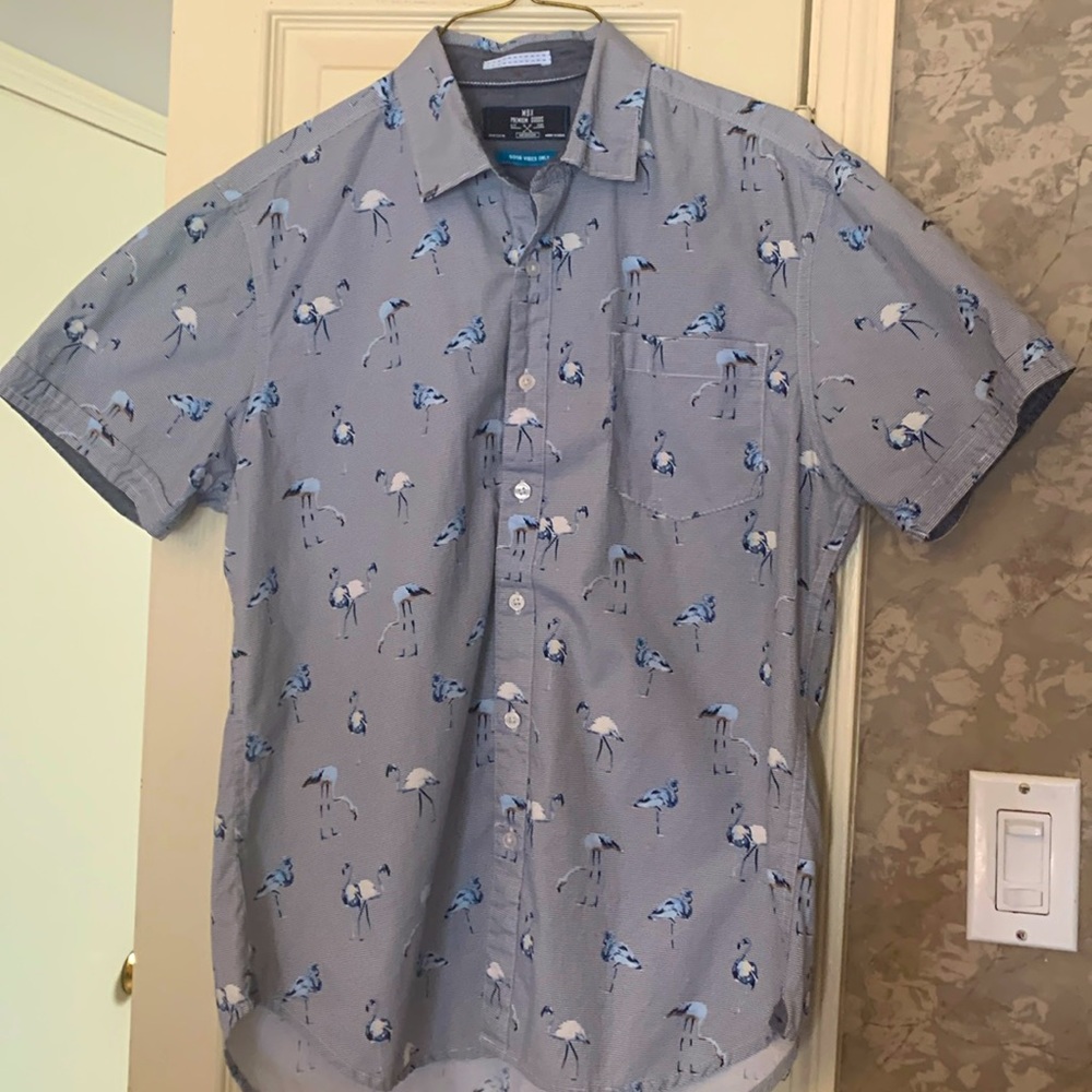 MEN SHORT SLEEVE SHIRT SIZE M